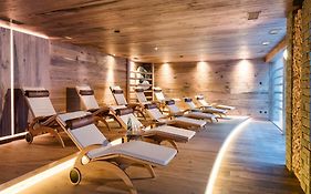 BAD MOOS - Dolomites Spa Resort